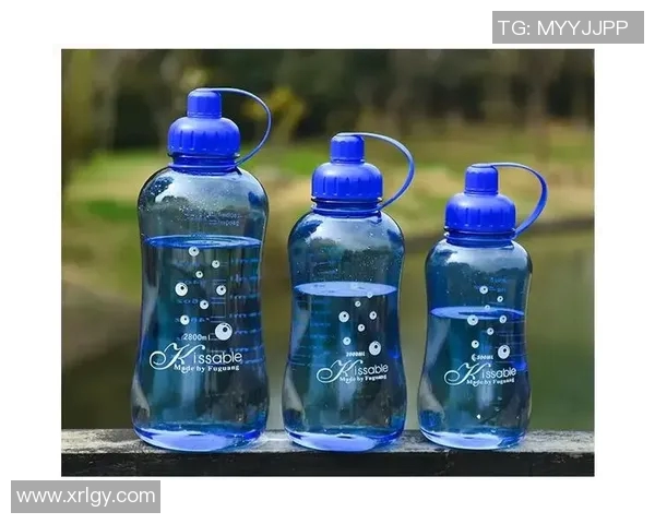 创意水杯与足球结合的趣味喷水设计让运动时刻更清凉畅快 创意水杯与足球结合的趣味喷水设计让运动时刻更清凉畅快