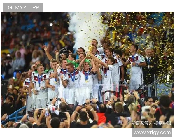 足球社团的辉煌历程与荣誉成就展示与回顾 足球社团的辉煌历程与荣誉成就展示与回顾