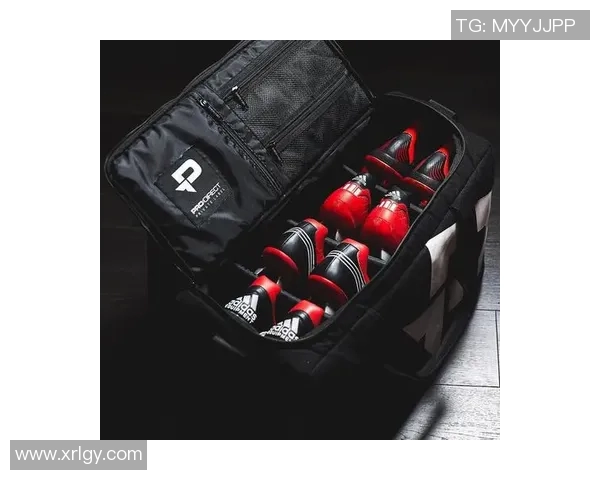 将足球创意融入时尚包包设计打造独特个性潮流配饰